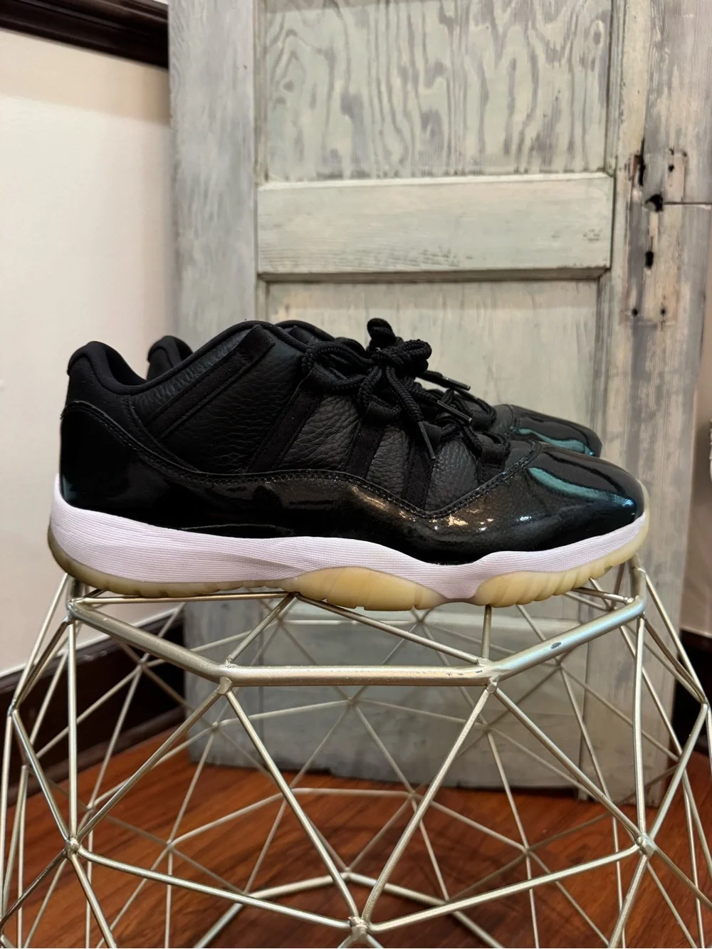 Nike Air Jordan 11 Retro Low AV2187-001 Sneakers Black White Shoes Mens Size 11